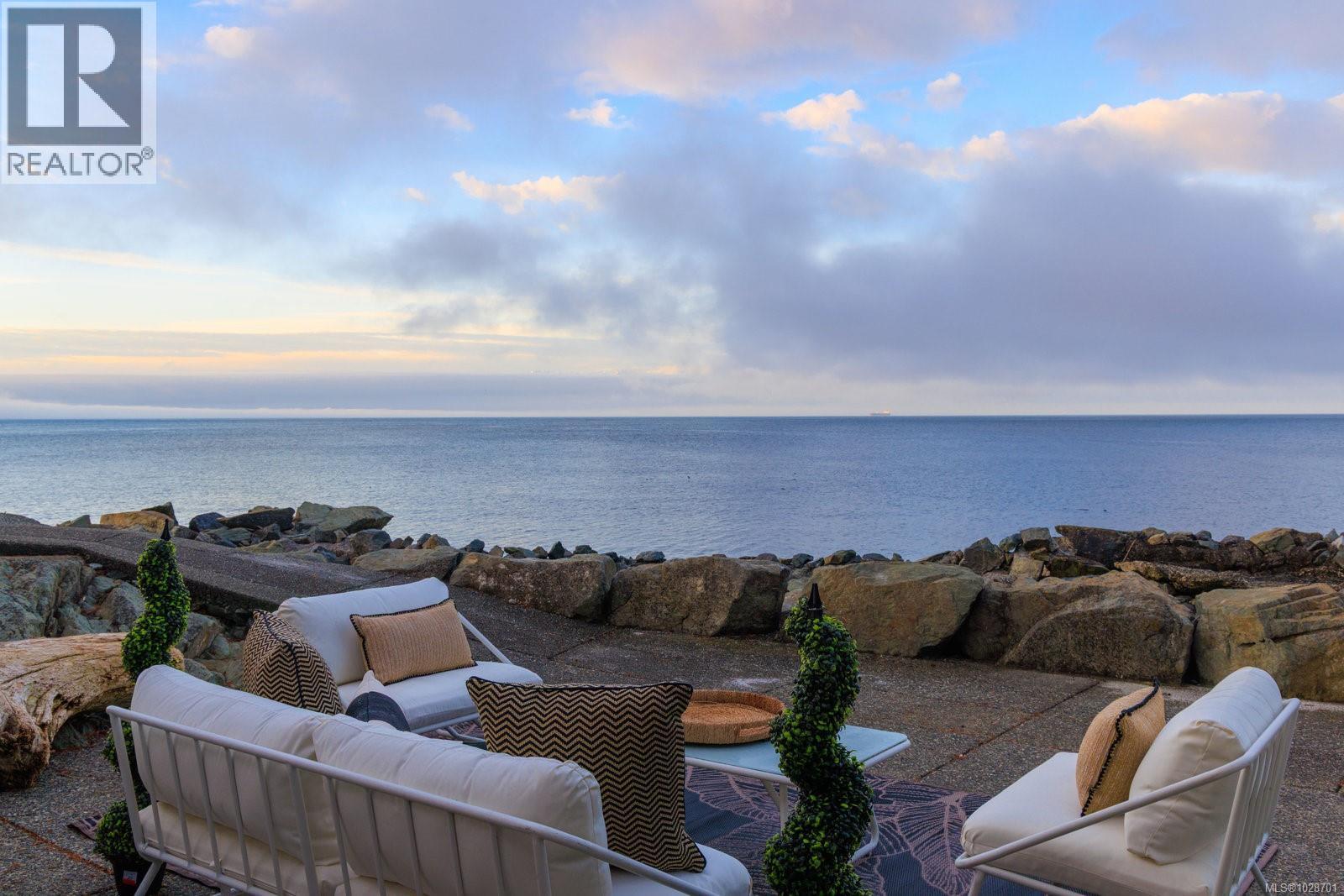  2179 Crescent Road, Oak Bay