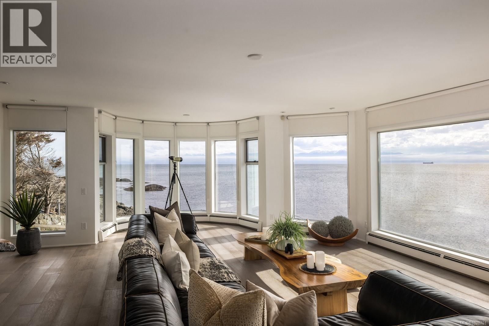  2179 Crescent Road, Oak Bay