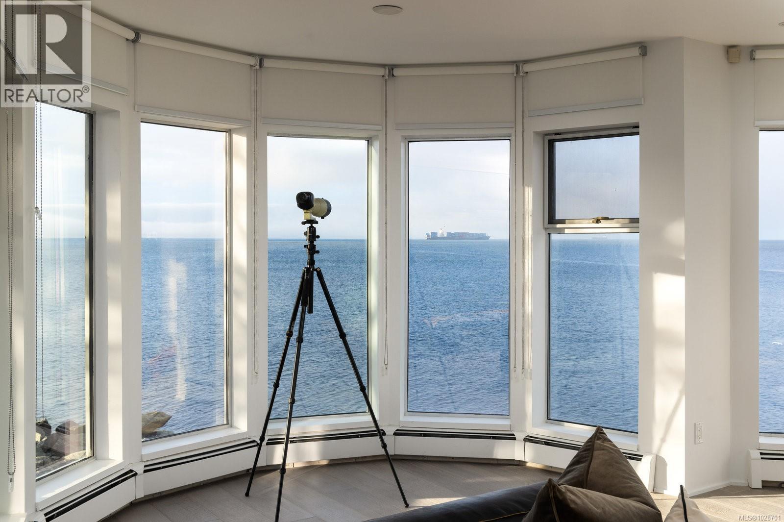  2179 Crescent Road, Oak Bay