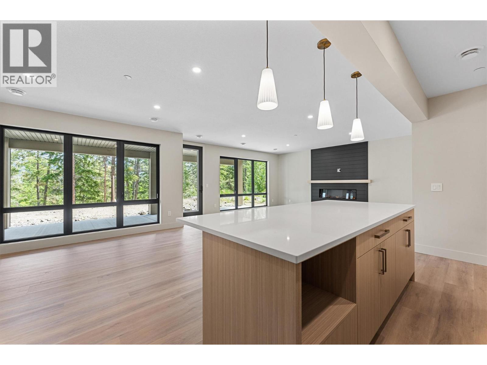  10313 Long Road, Lake Country