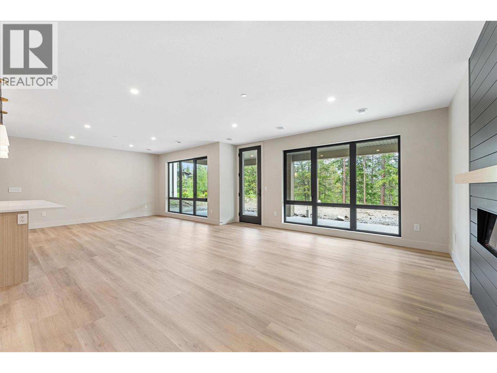  10313 Long Road, Lake Country