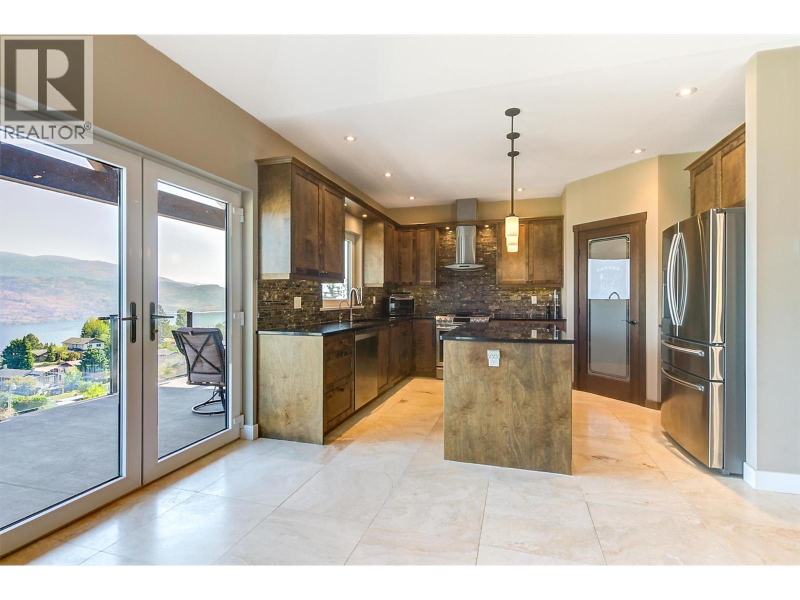 6172 Seymoure Avenue, Peachland