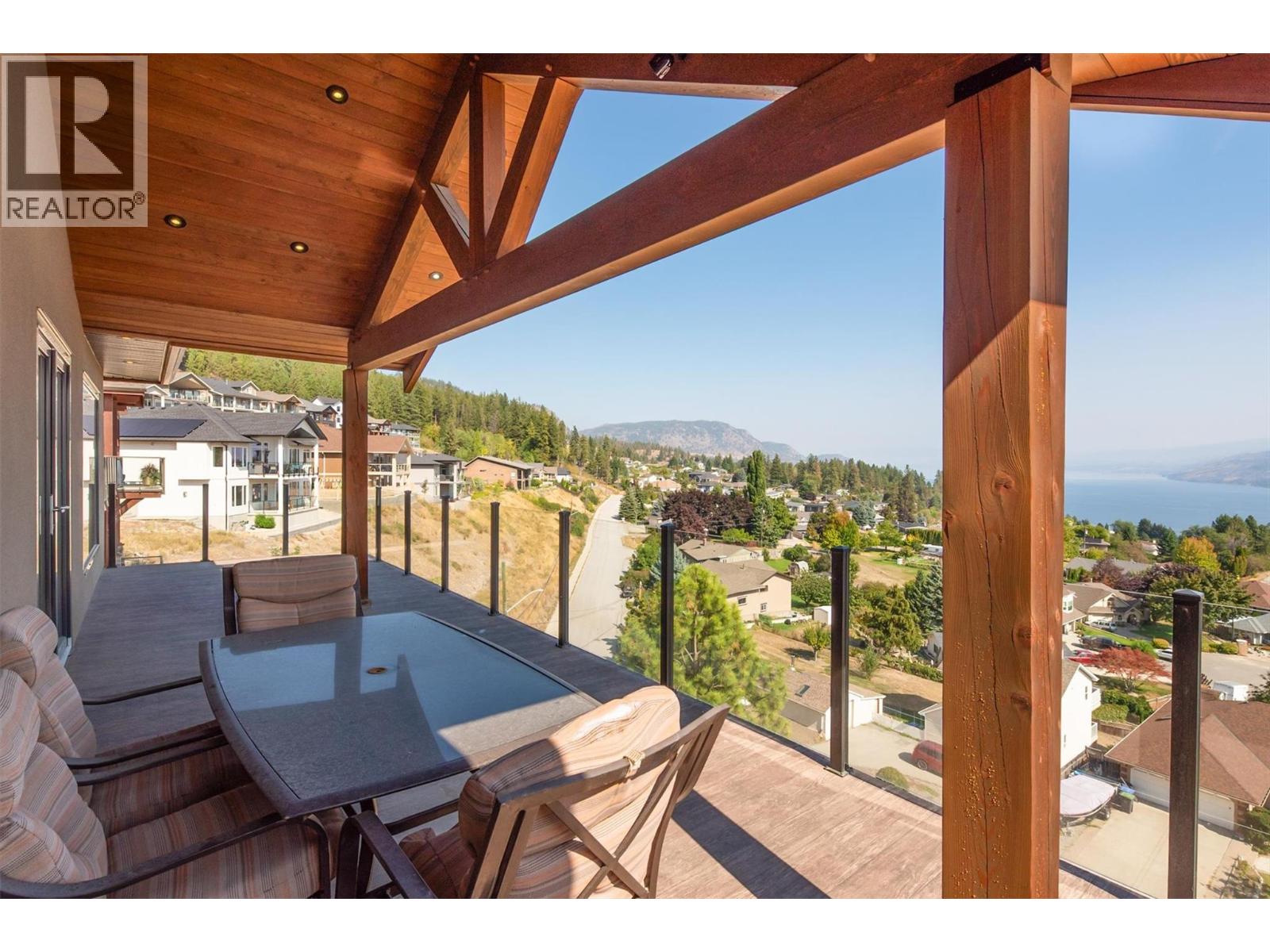 6172 Seymoure Avenue, Peachland