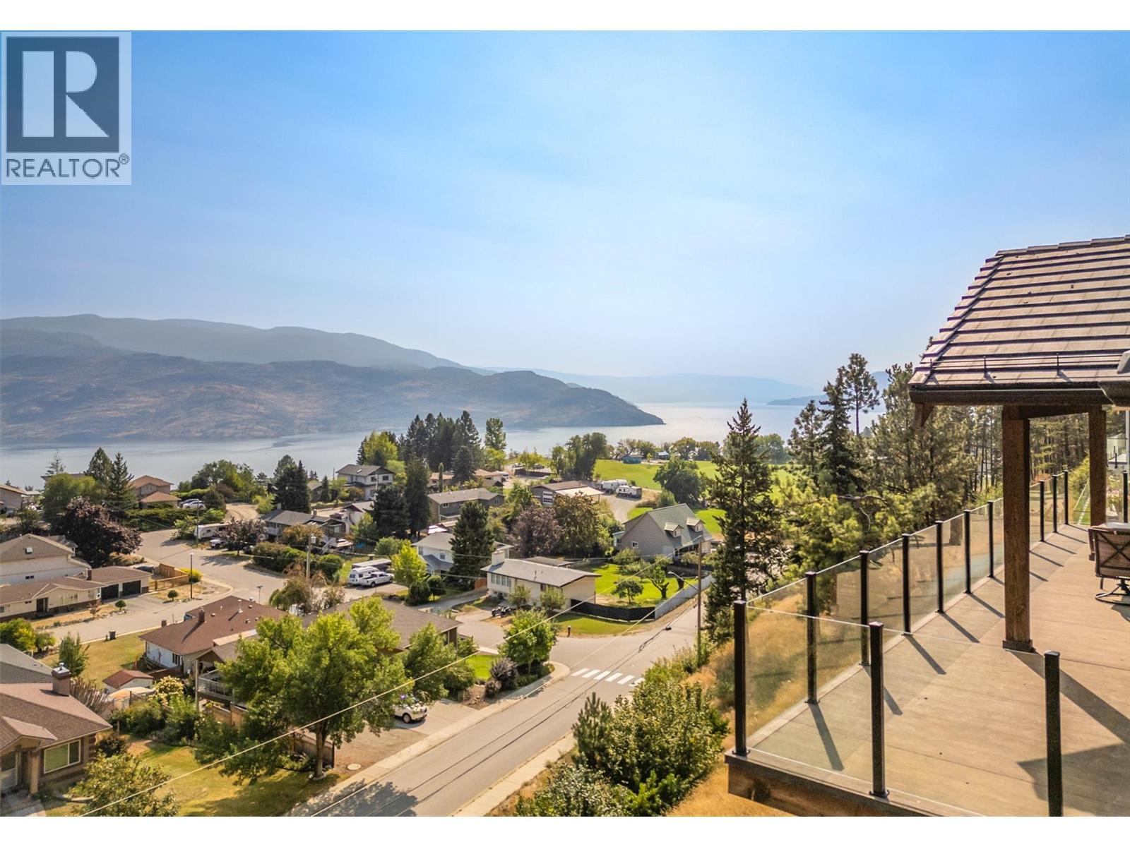 6172 Seymoure Avenue, Peachland