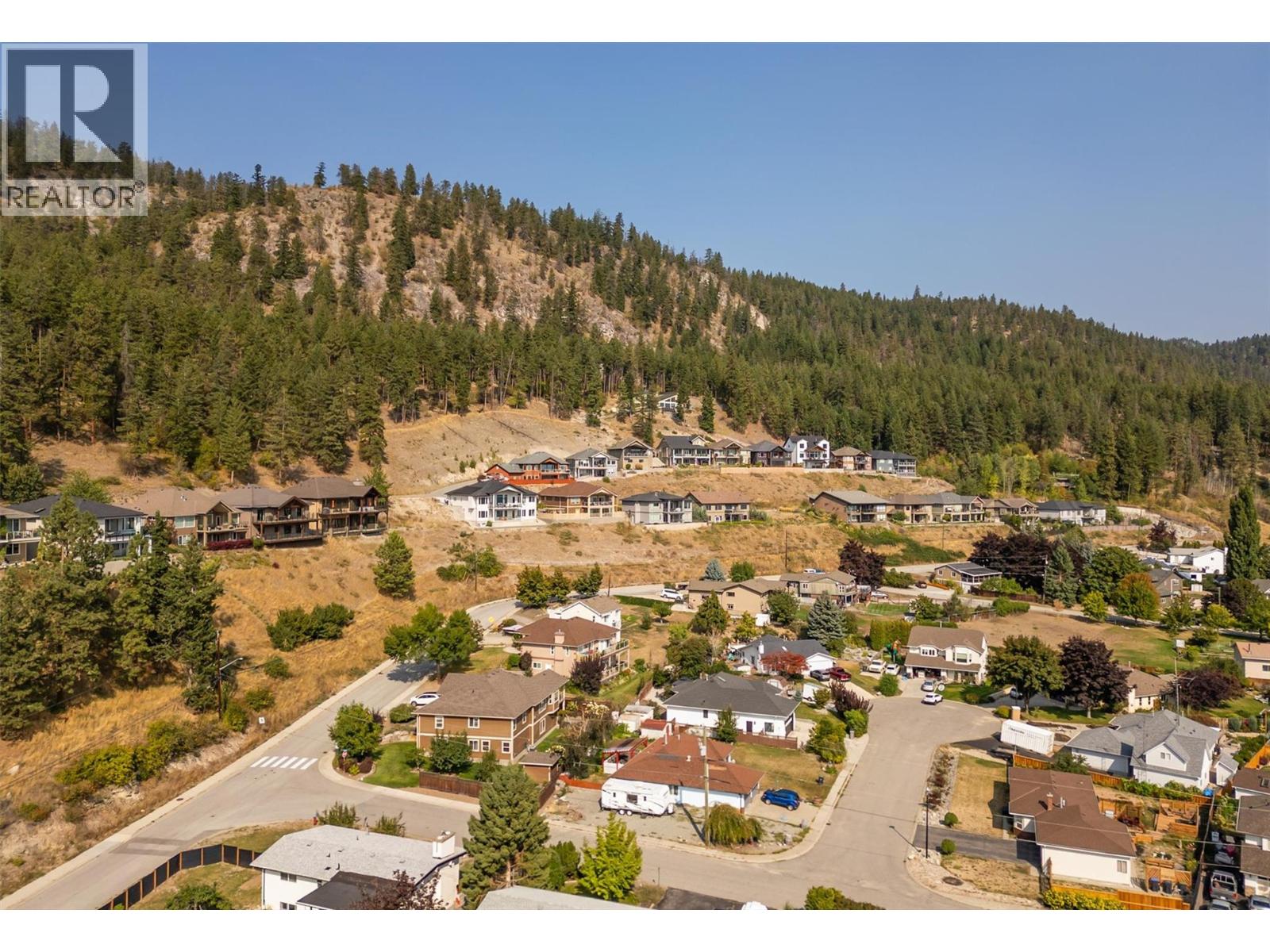 6172 Seymoure Avenue, Peachland
