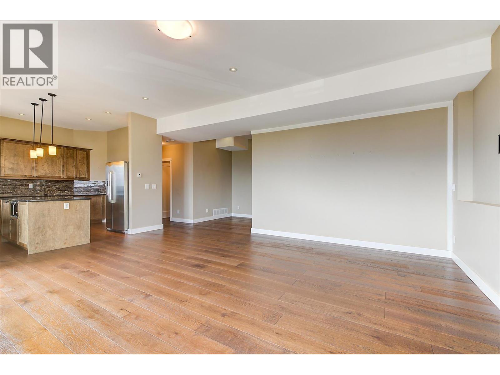 6172 Seymoure Avenue, Peachland