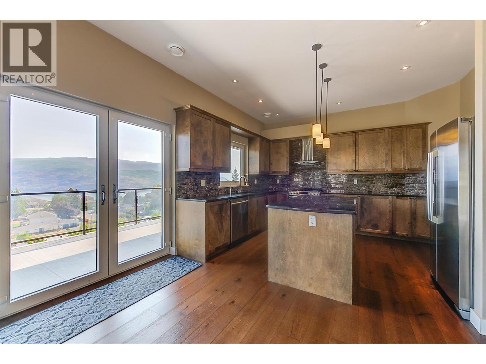 6172 Seymoure Avenue, Peachland