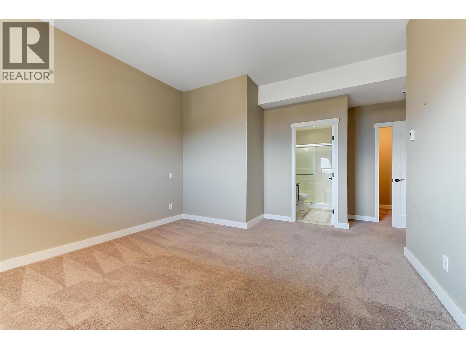 6172 Seymoure Avenue, Peachland