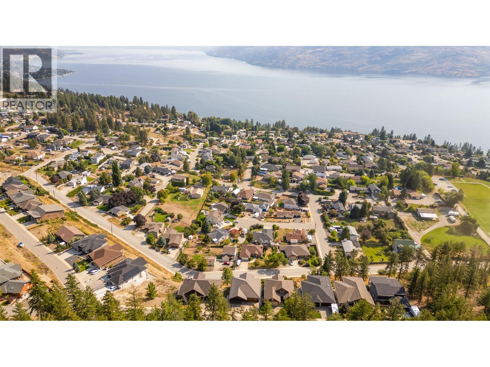 6172 Seymoure Avenue, Peachland