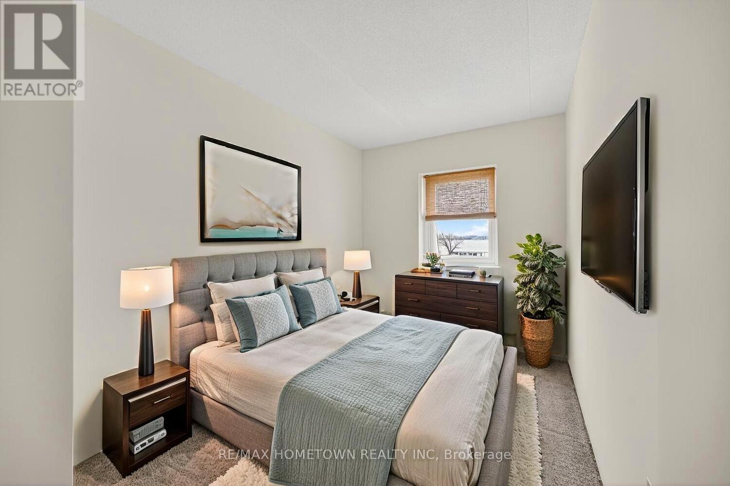 #113 235 WATER STREET - 18