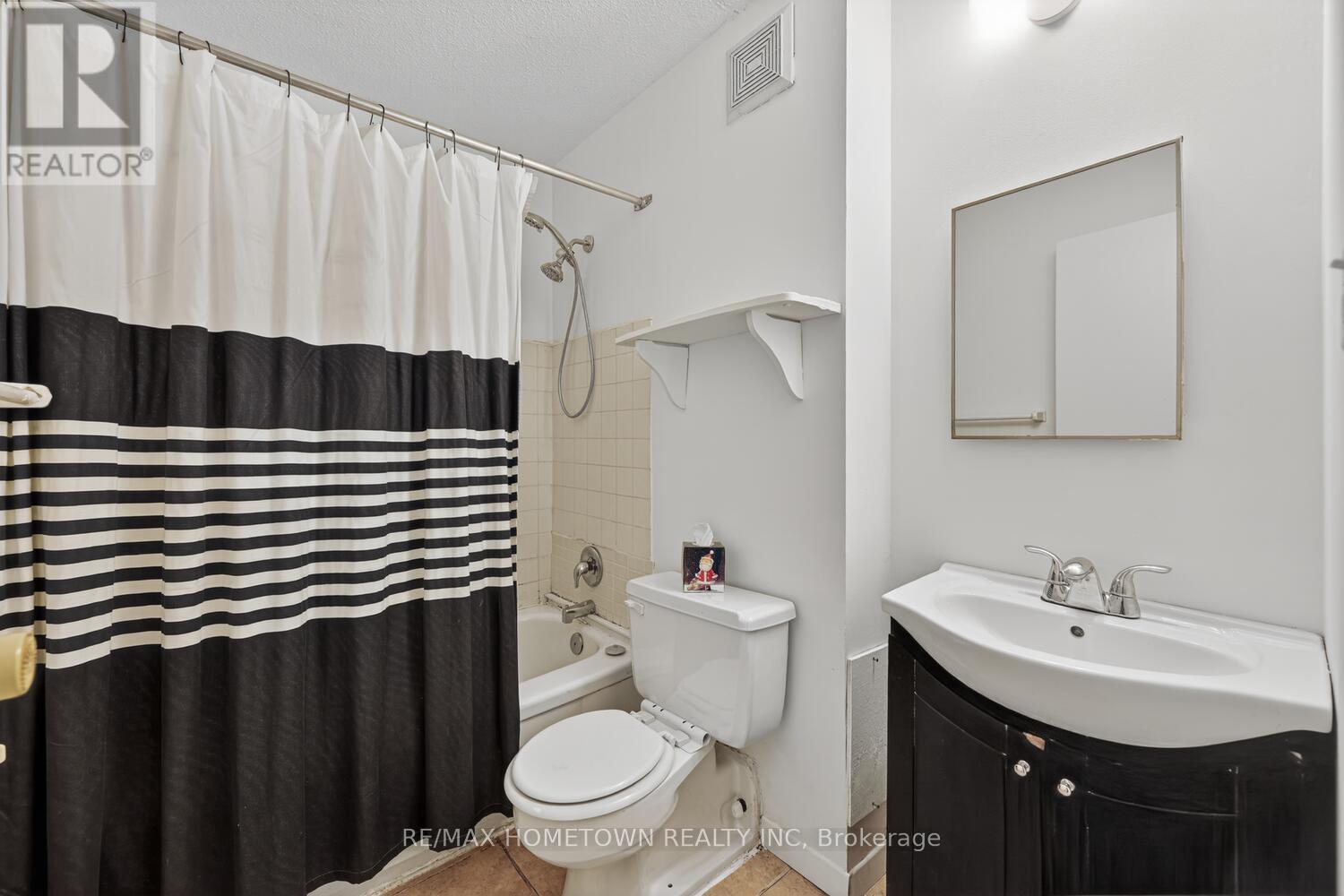#113 235 WATER STREET - 20