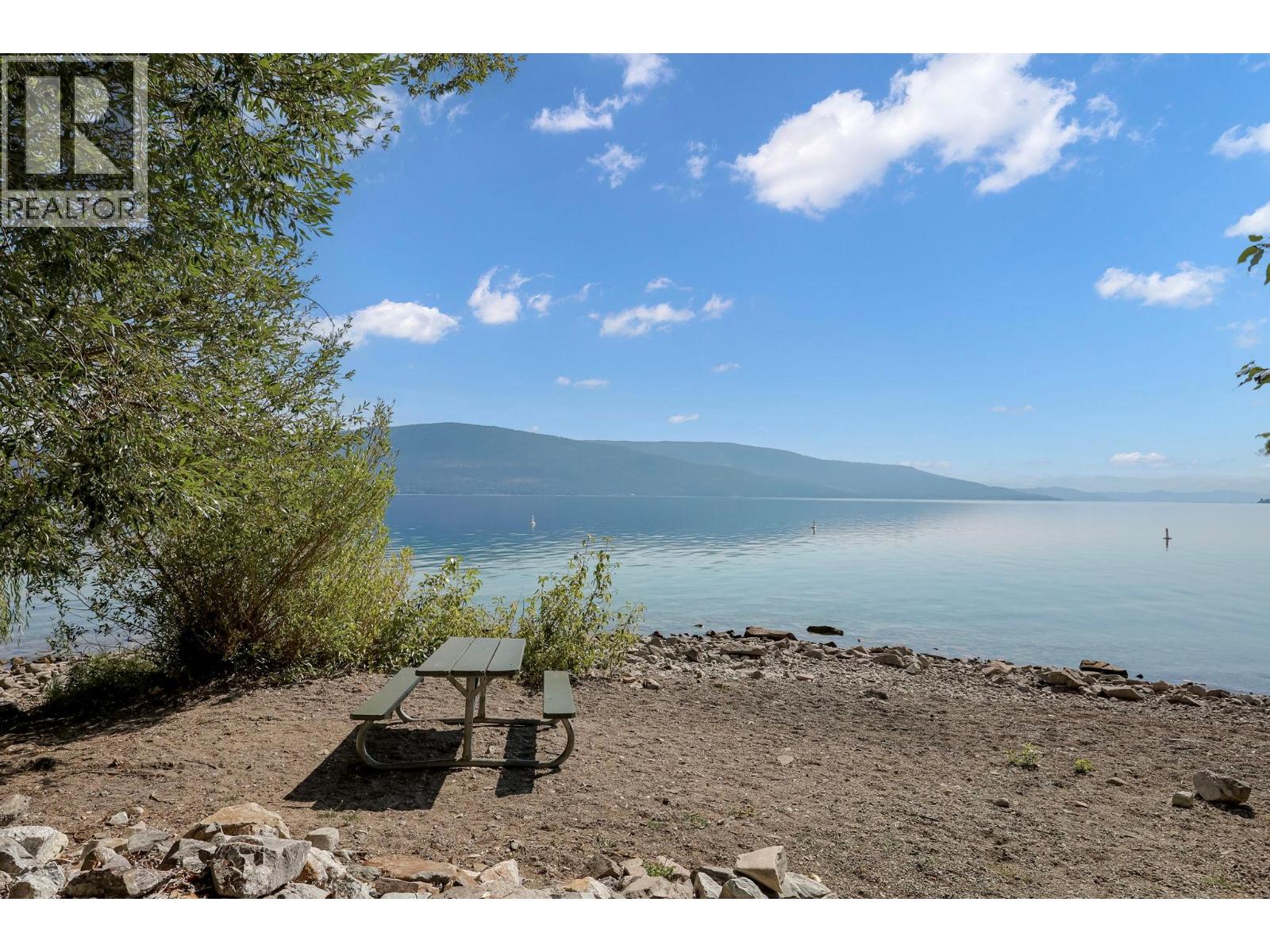  325 Kildare Way, Vernon