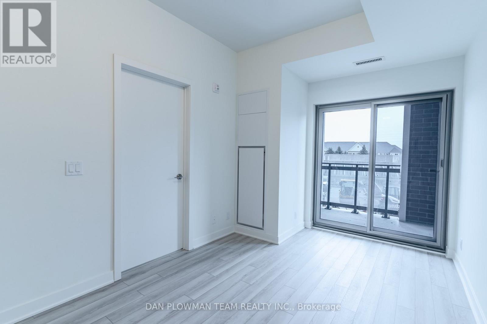 #223 51 CLARINGTON BOULEVARD - 10