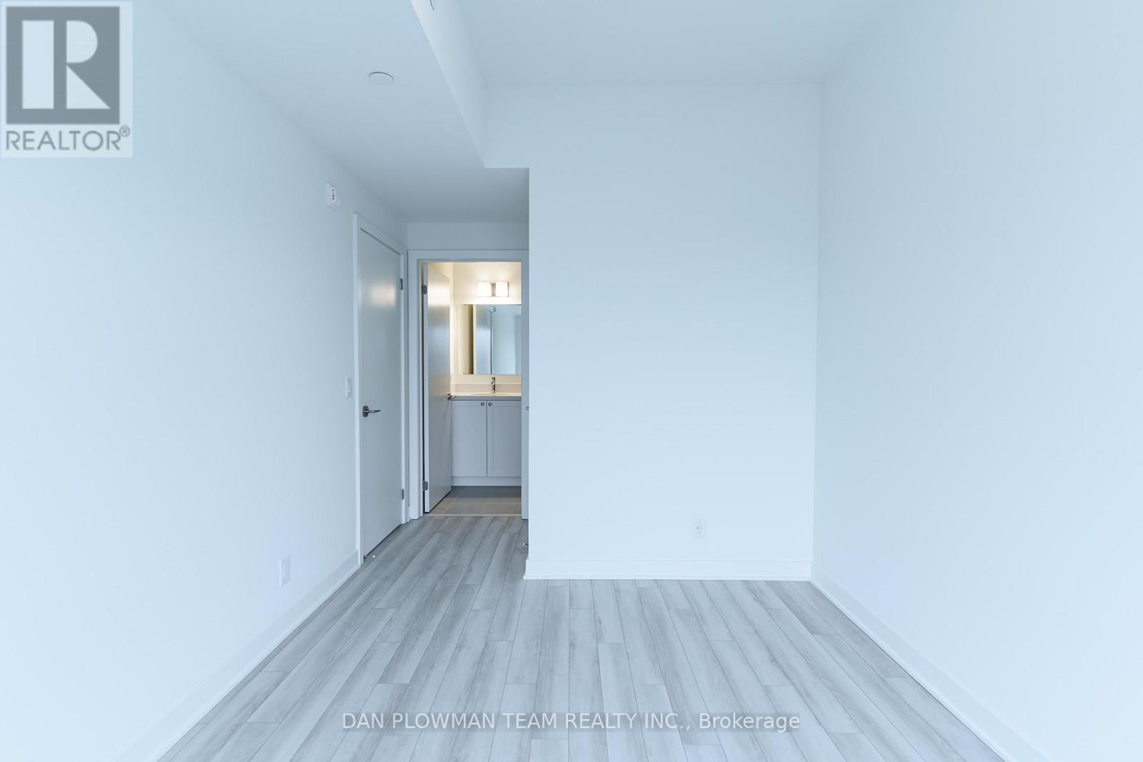 #223 51 CLARINGTON BOULEVARD - 15