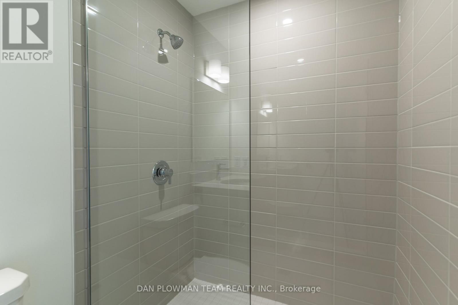 #223 51 CLARINGTON BOULEVARD - 17
