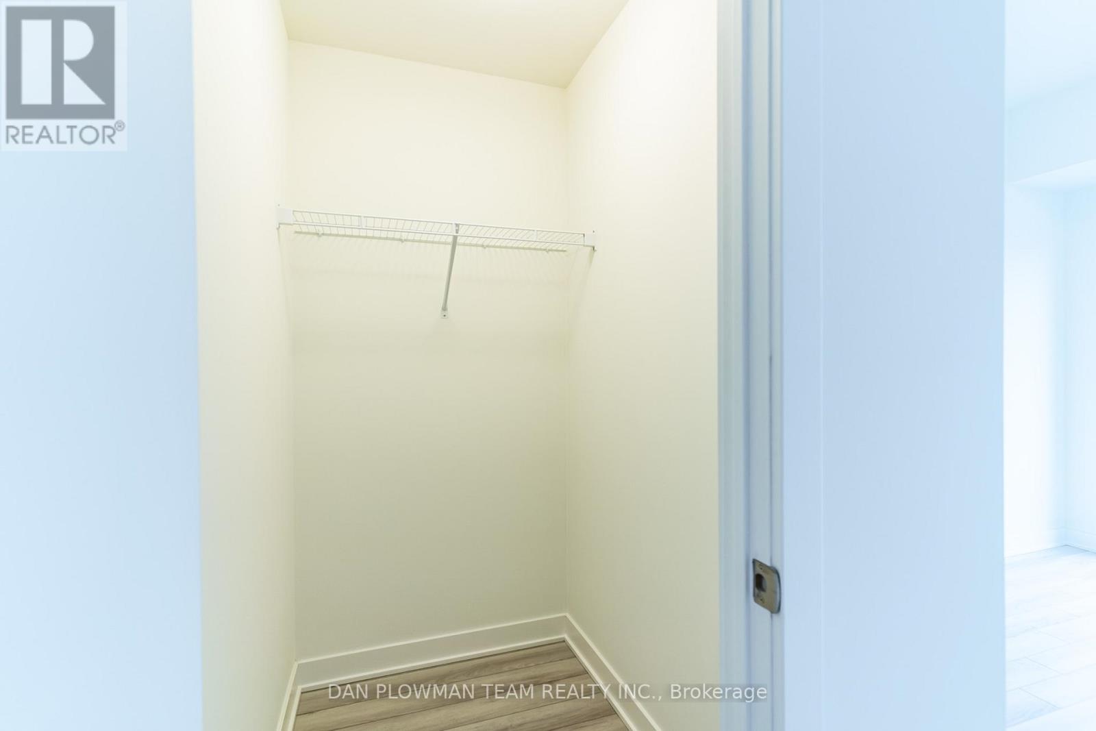 #223 51 CLARINGTON BOULEVARD - 18