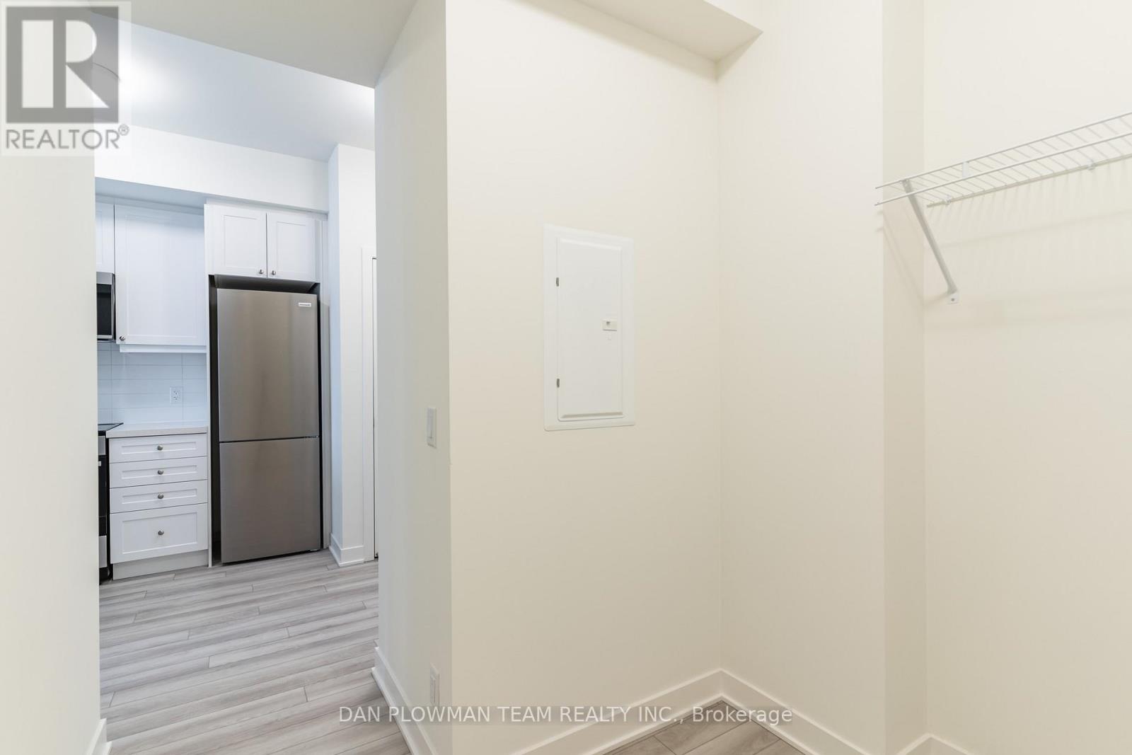 #223 51 CLARINGTON BOULEVARD - 20