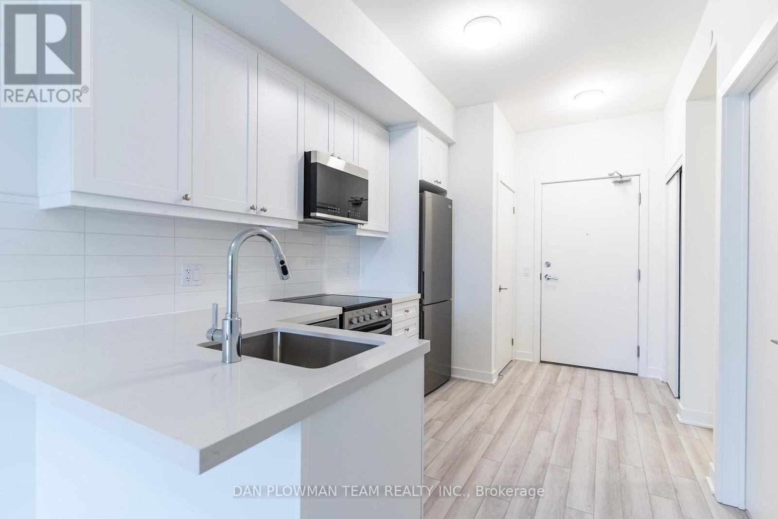 #223 51 CLARINGTON BOULEVARD - 6