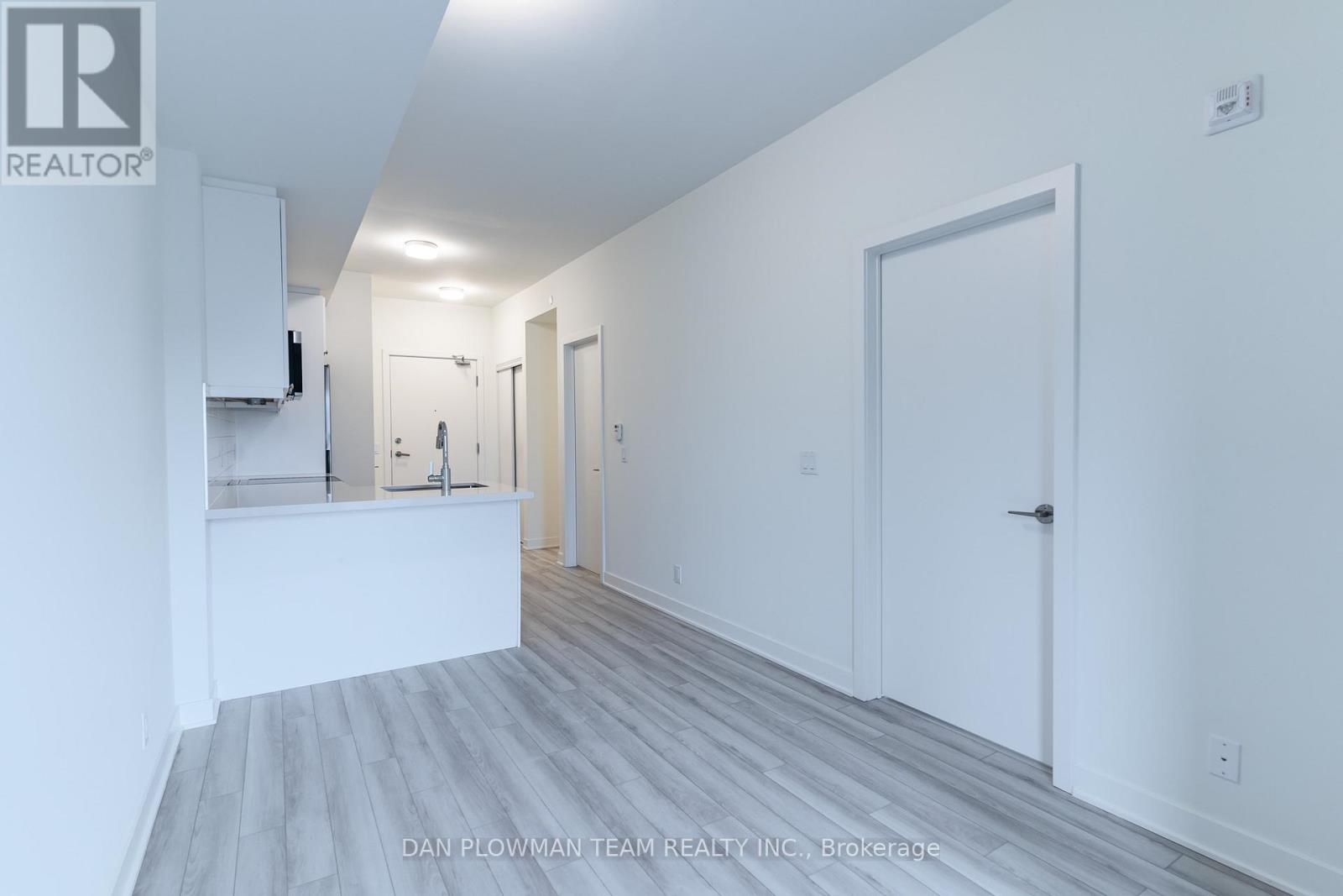 #223 51 CLARINGTON BOULEVARD - 8