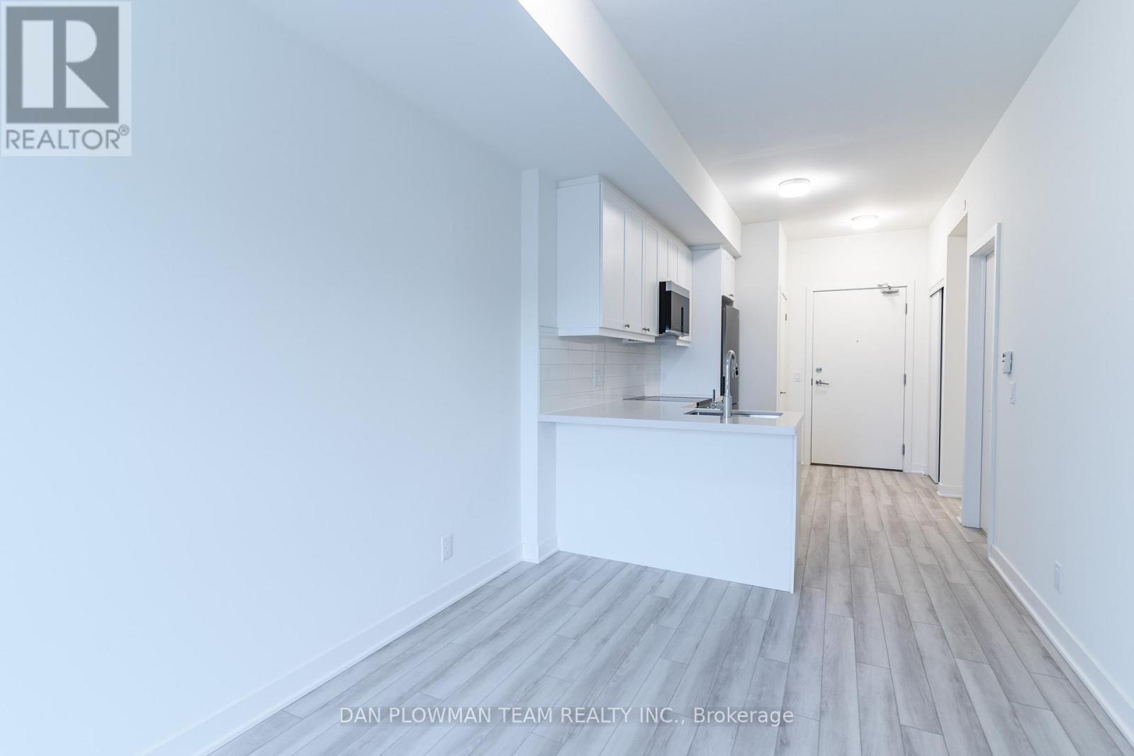 #223 51 CLARINGTON BOULEVARD - 9