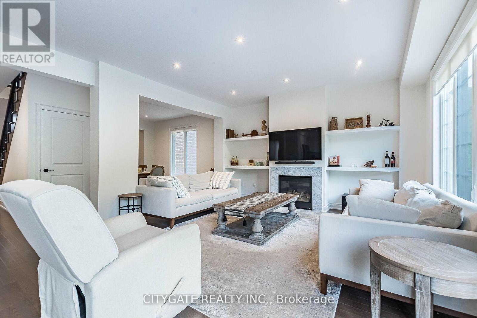 44 ELYSIAN FIELDS CIRCLE - 32