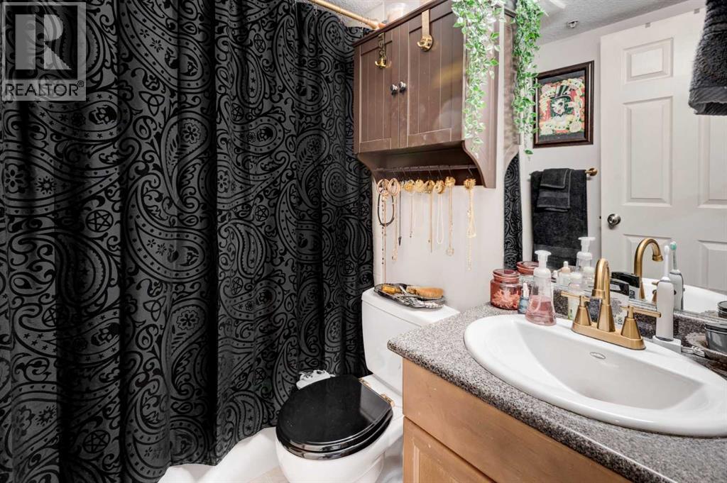 Single Family House for Sale in    Avenue SW Sunalta Calgary 