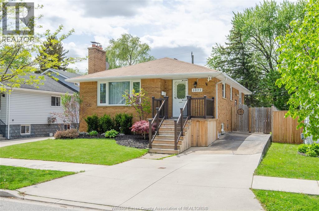 1077 FAIRVIEW - 2