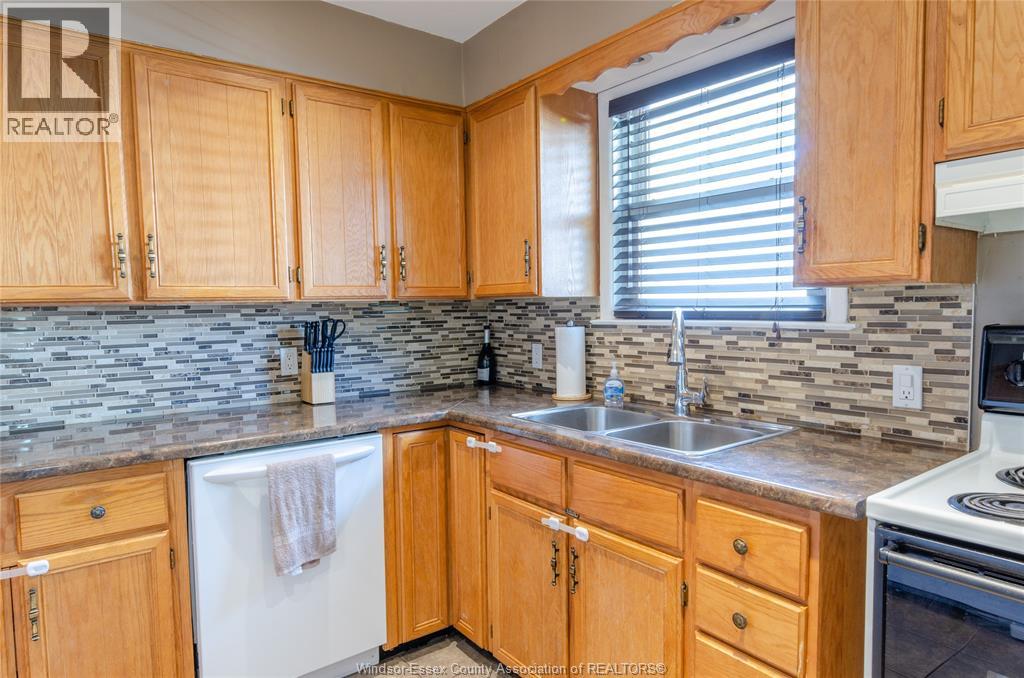 1077 FAIRVIEW - 8