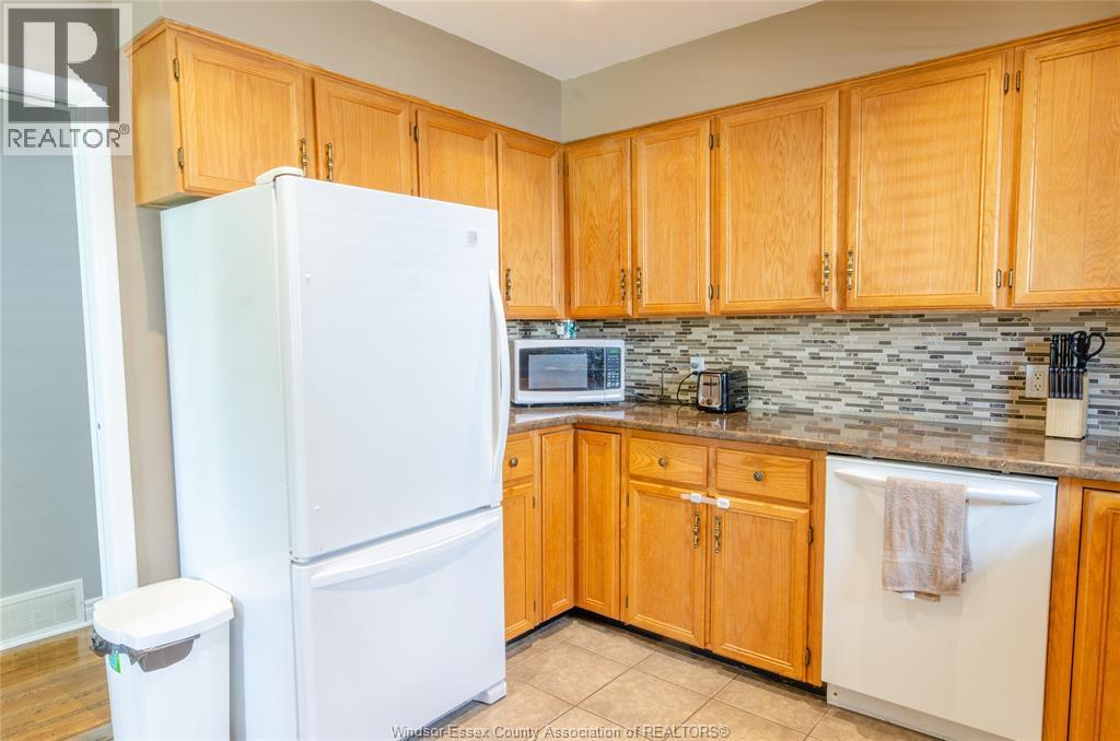 1077 FAIRVIEW - 9