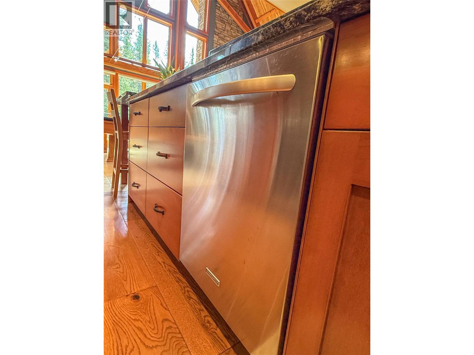 2480 Golden Donald Upper Road, Golden