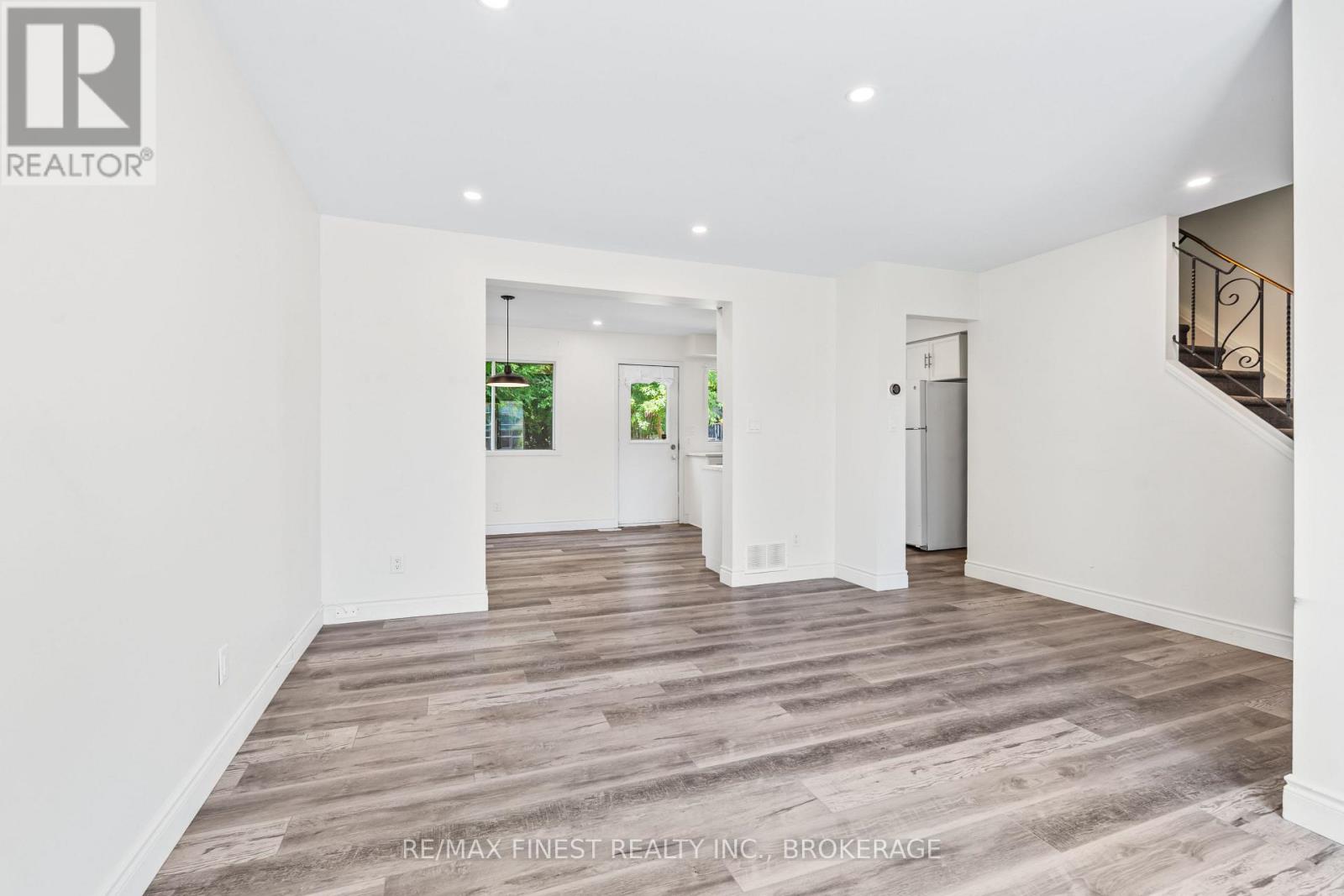 347 KINGSDALE AVENUE - 9