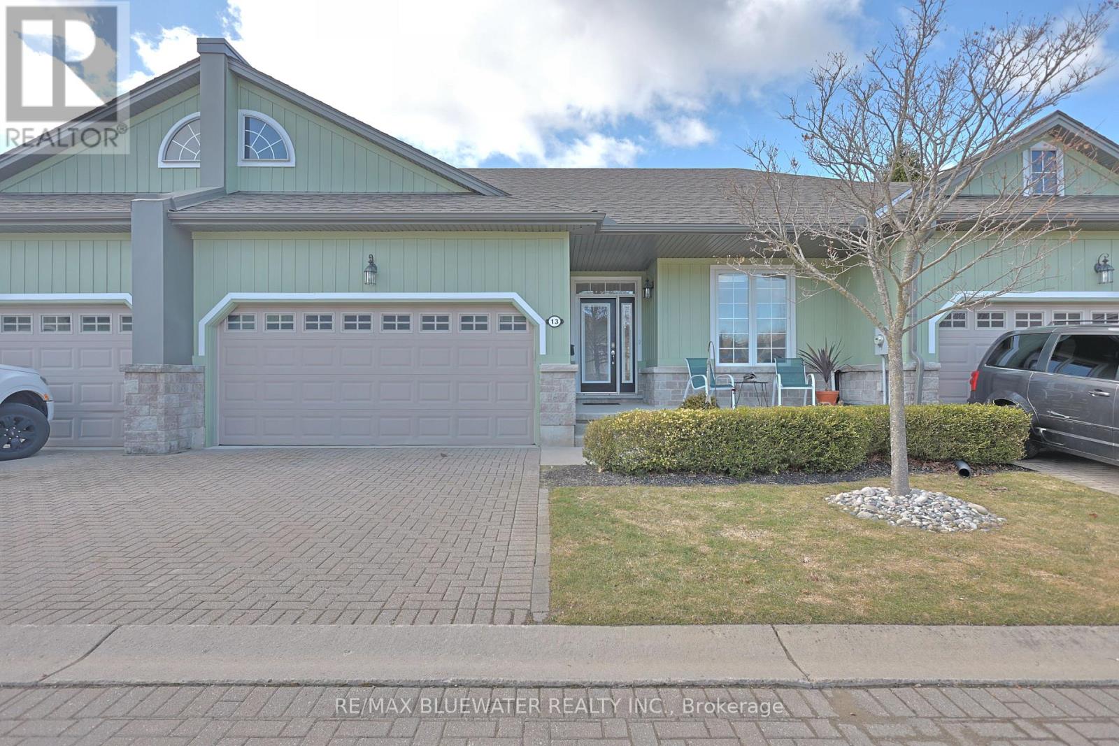 13 OAKWOOD LINKS LANE - 1