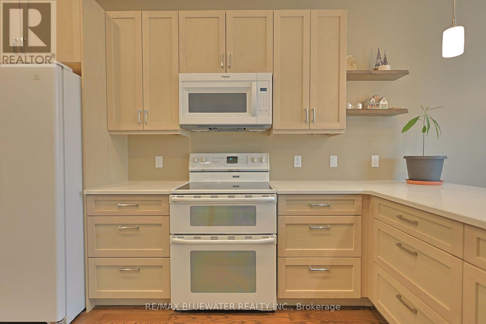 13 OAKWOOD LINKS LANE - 17