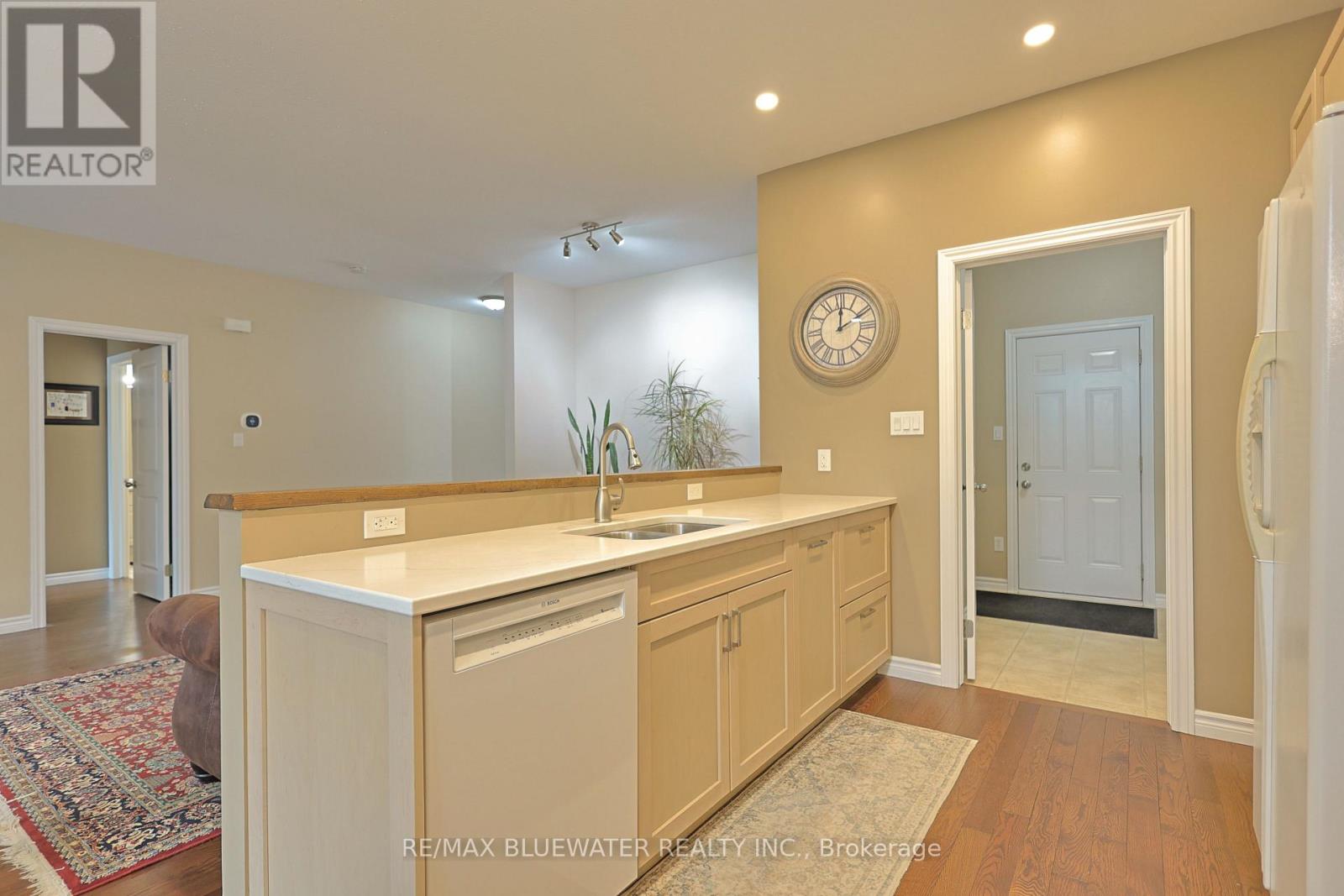 13 OAKWOOD LINKS LANE - 18