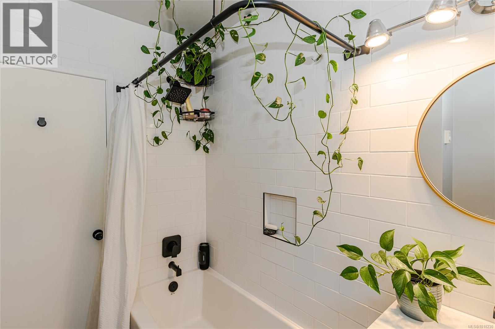  273 Maliview Drive, Salt Spring