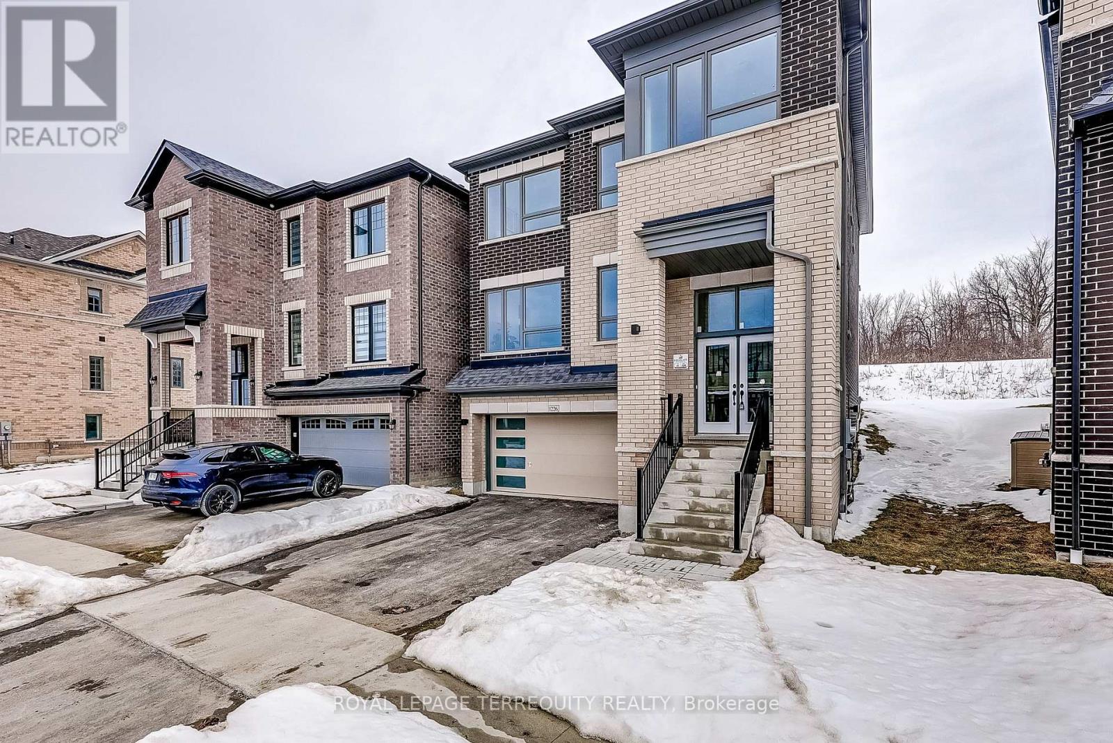 1226 TALISMAN MANOR - 4