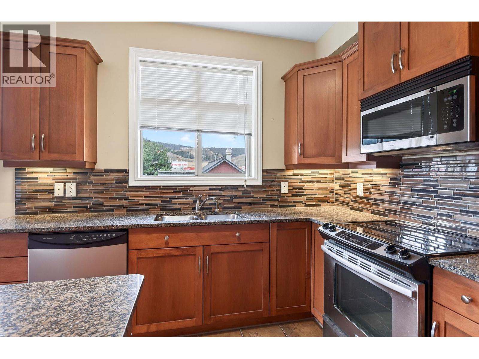 1390 Hillside Drive Unit# #302, Kamloops