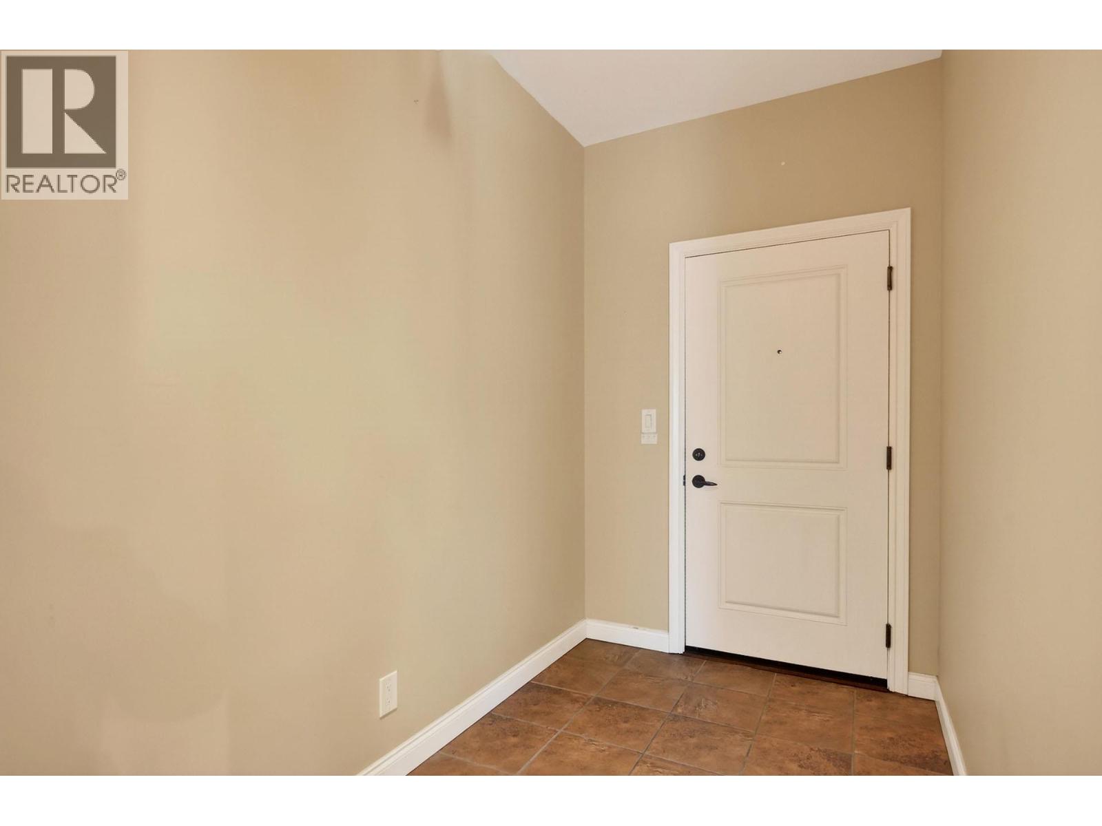 1390 Hillside Drive Unit# #302, Kamloops