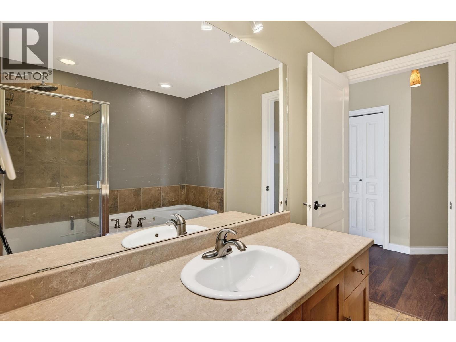 1390 Hillside Drive Unit# #302, Kamloops