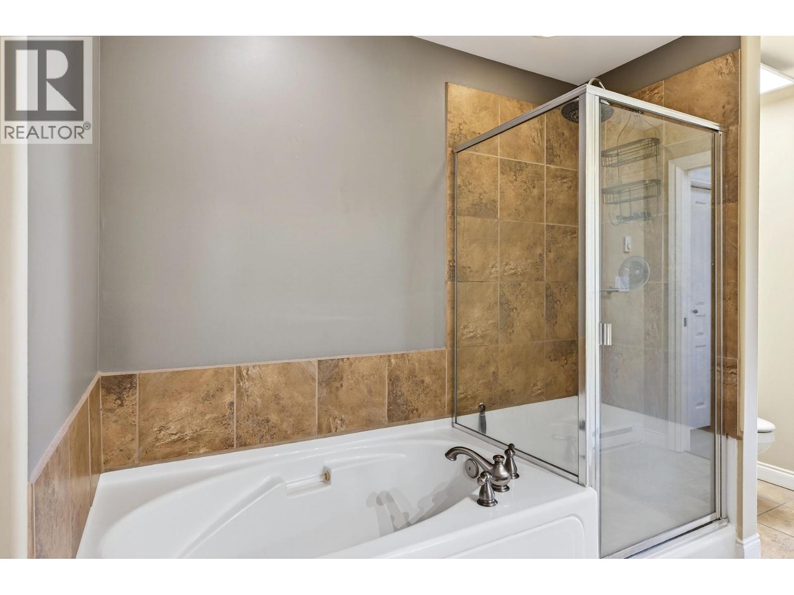 1390 Hillside Drive Unit# #302, Kamloops