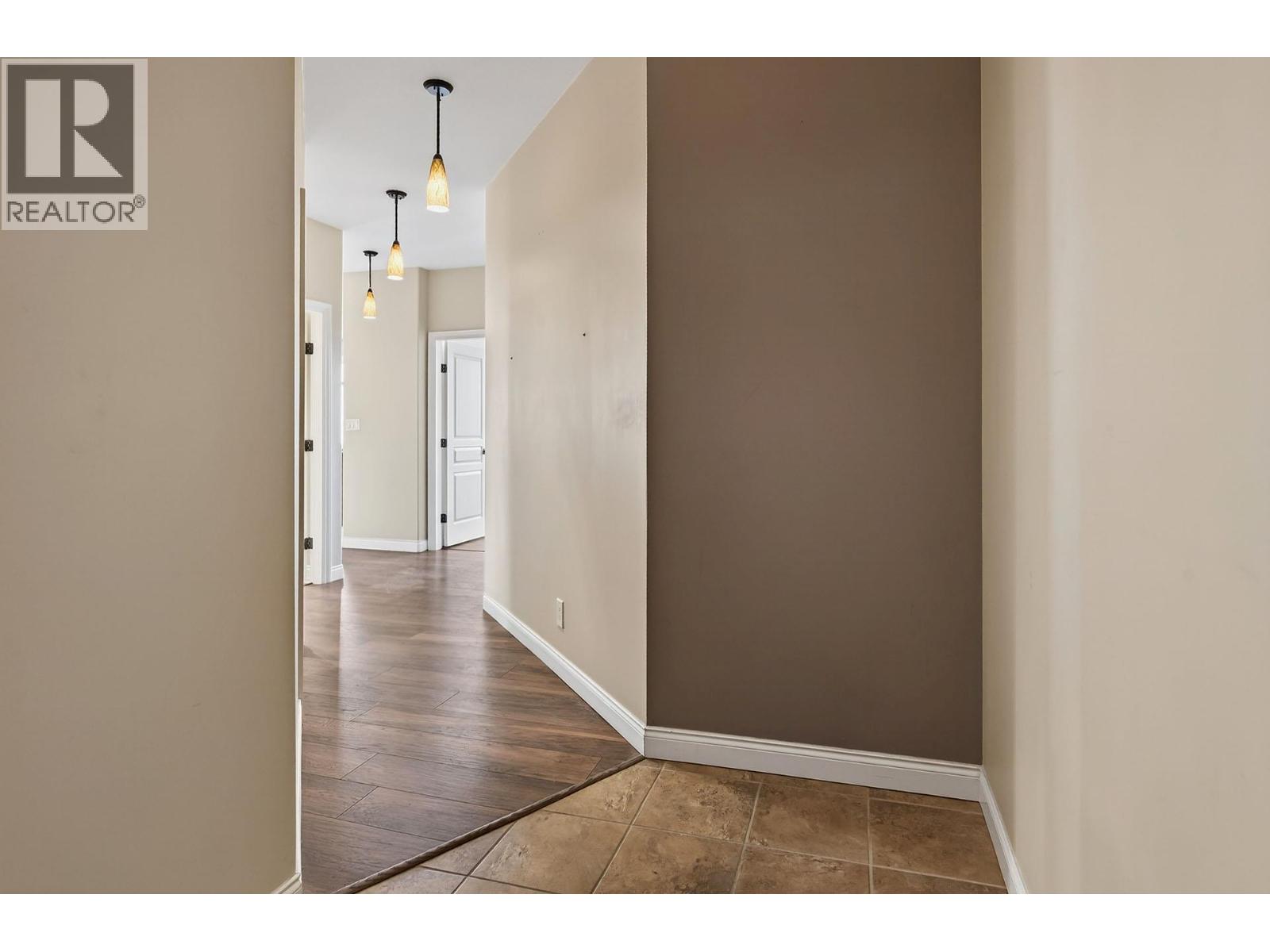 1390 Hillside Drive Unit# #302, Kamloops