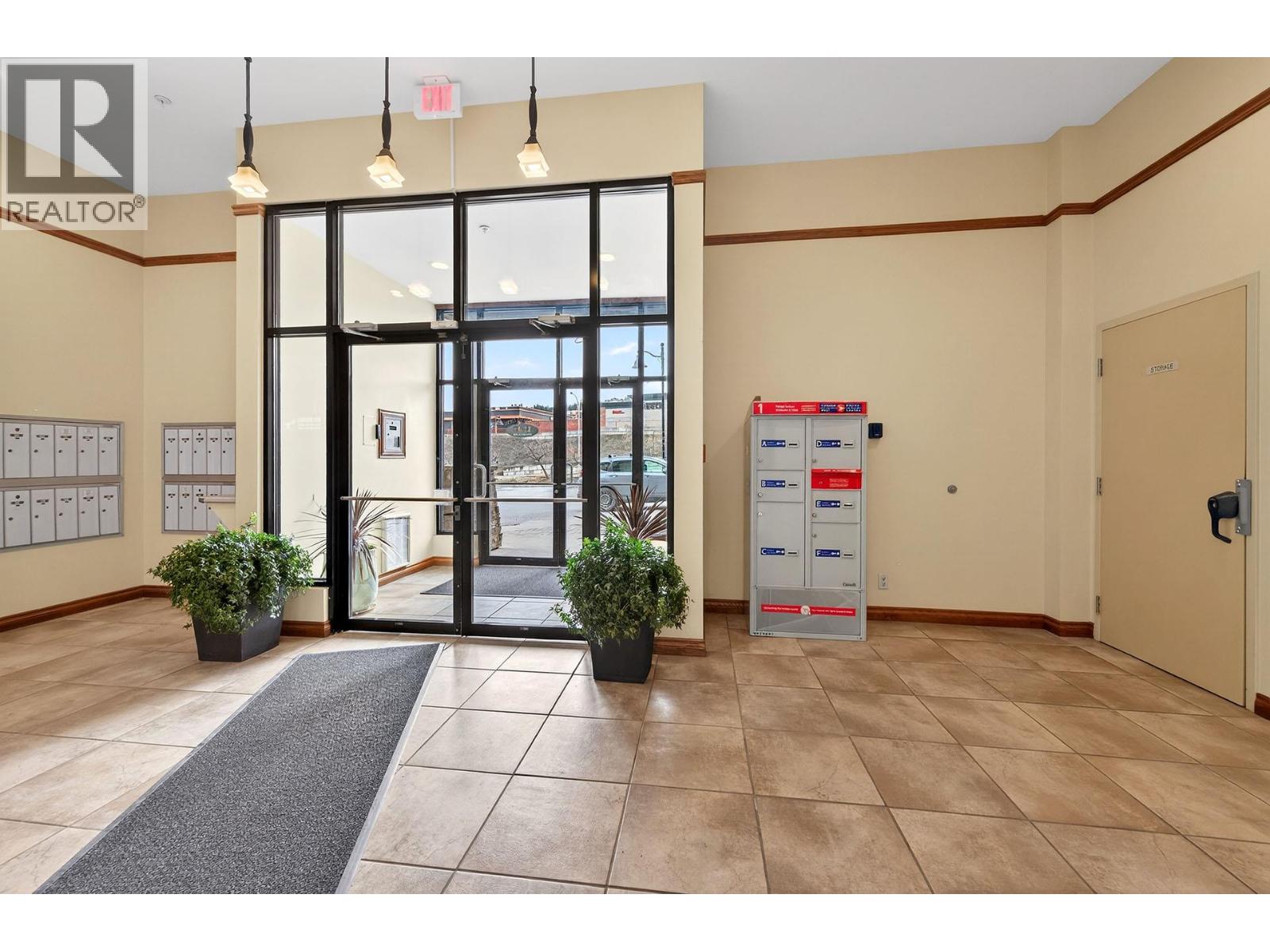 1390 Hillside Drive Unit# #302, Kamloops