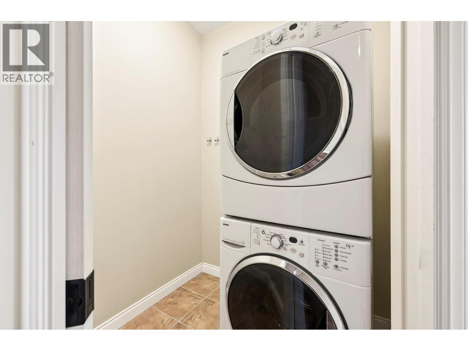 1390 Hillside Drive Unit# #302, Kamloops