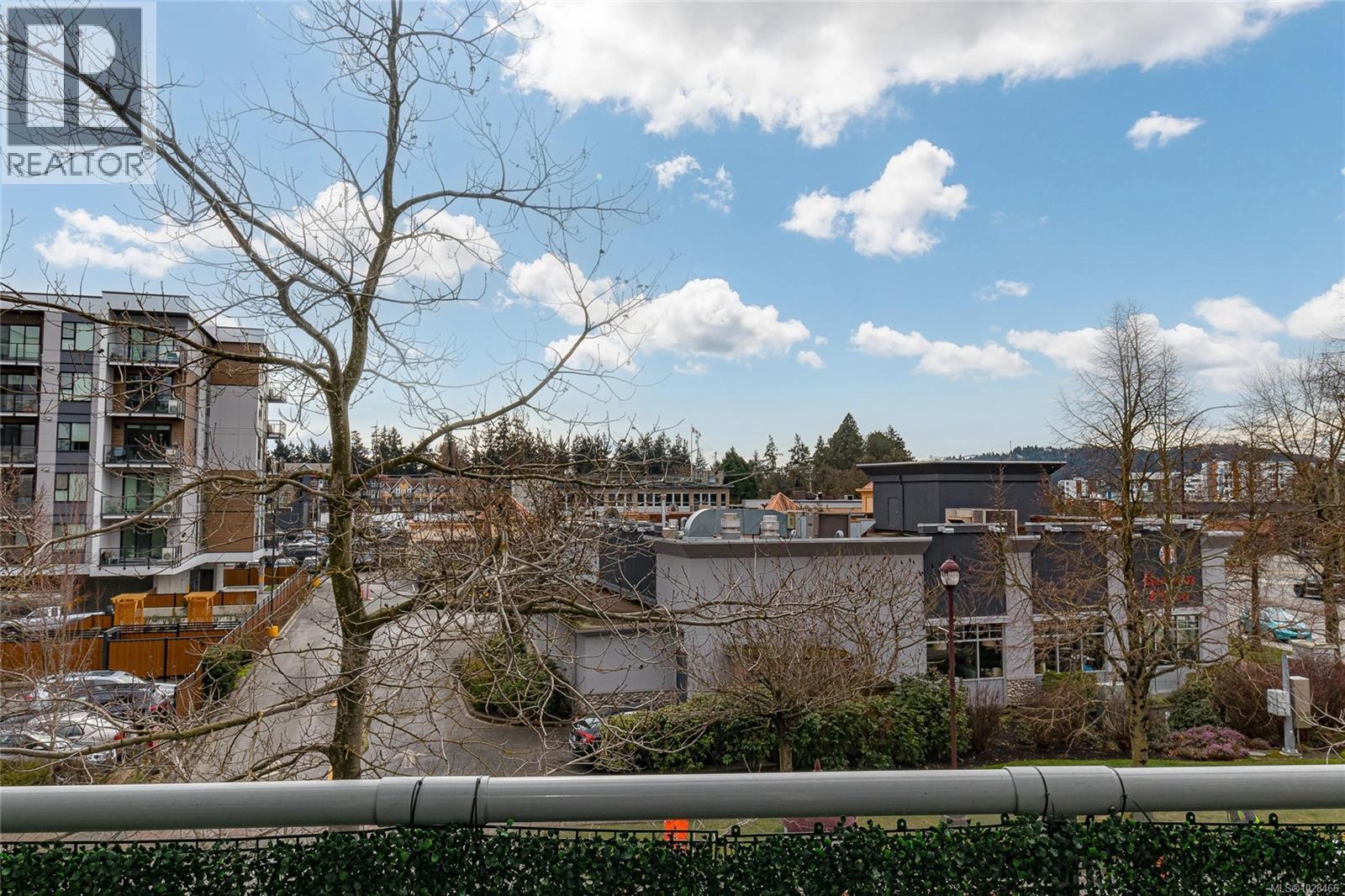 #332 2745 VETERANS MEMORIAL PKWY - 22