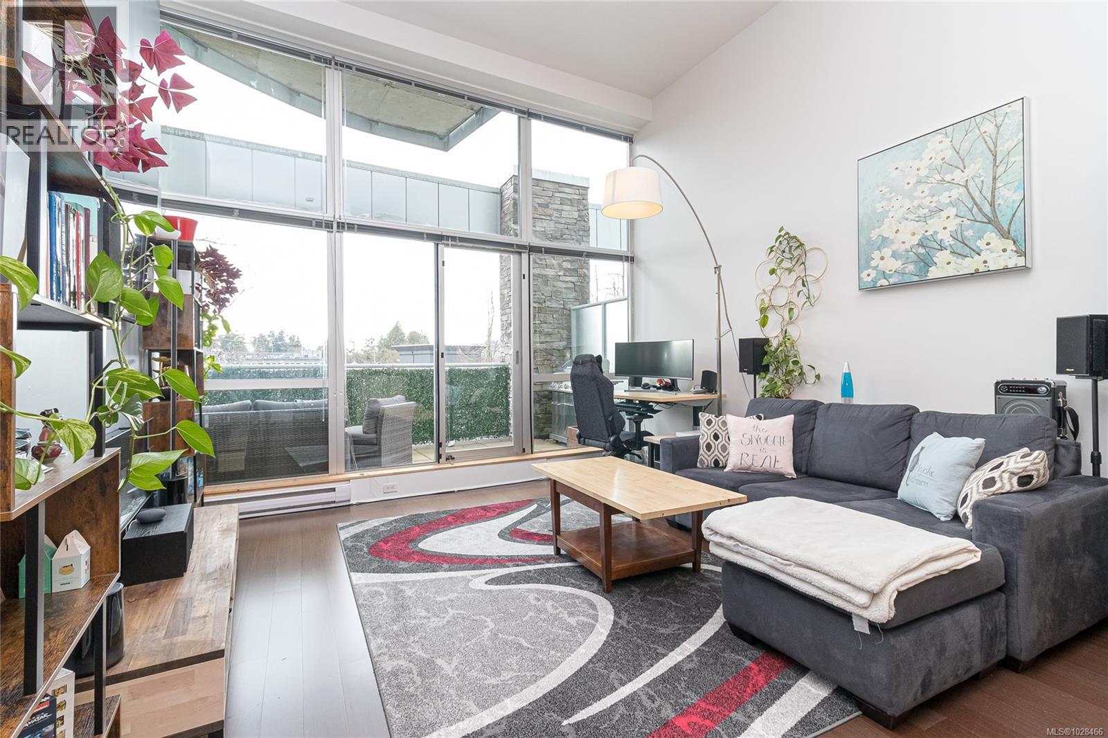 #332 2745 VETERANS MEMORIAL PKWY - 4