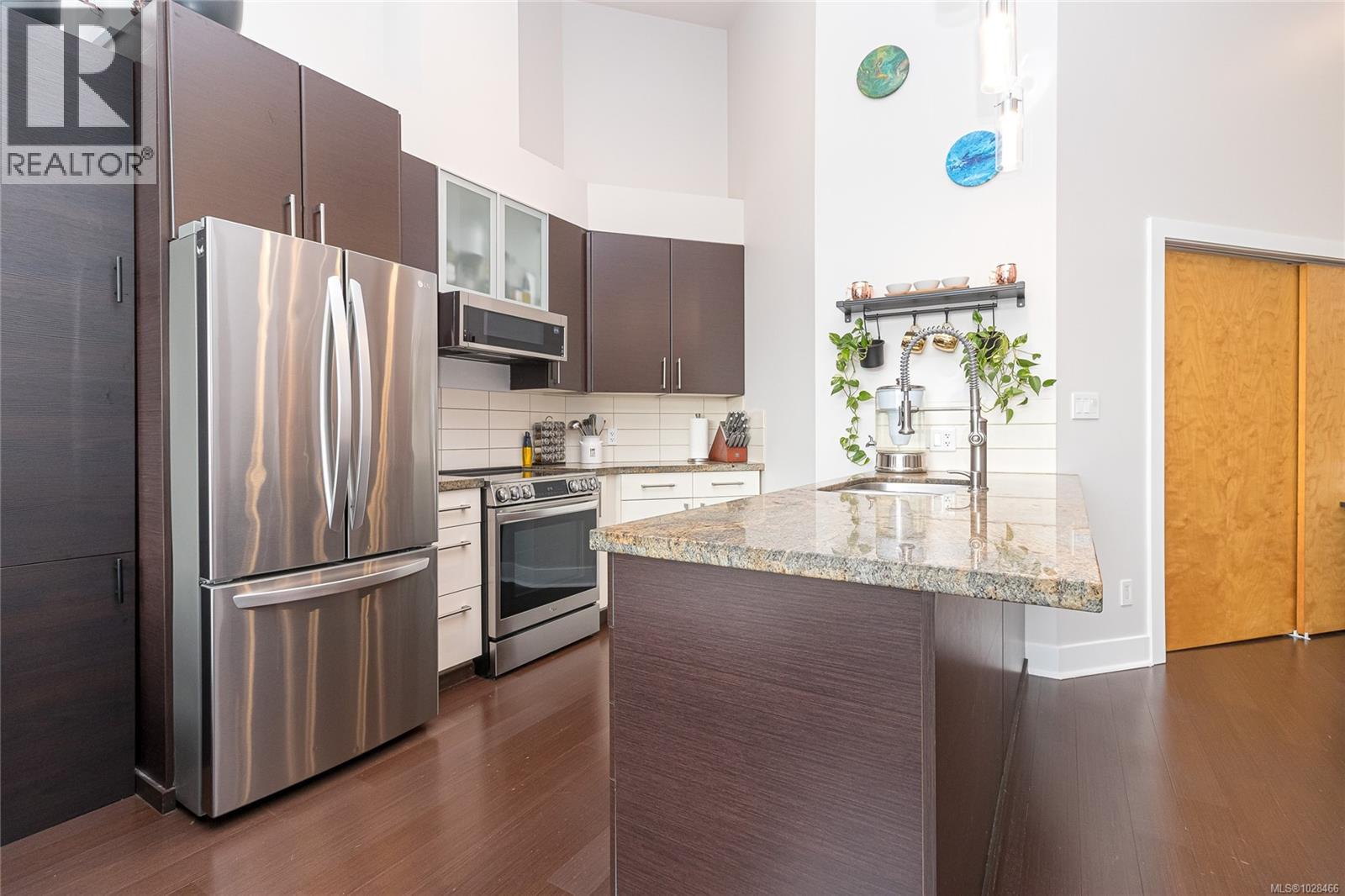 #332 2745 VETERANS MEMORIAL PKWY - 8