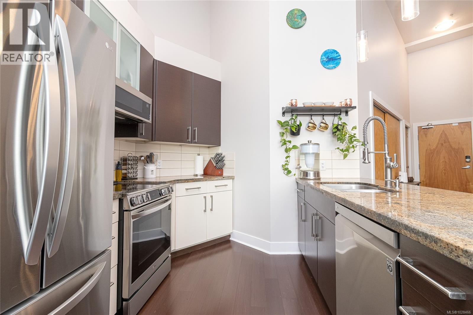 #332 2745 VETERANS MEMORIAL PKWY - 9