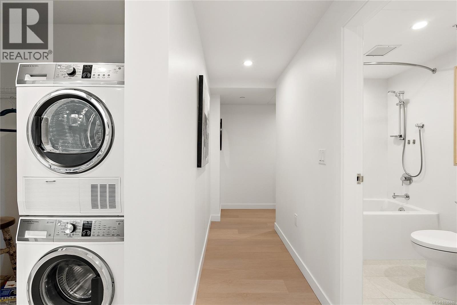 702 1100 Yates St, Victoria