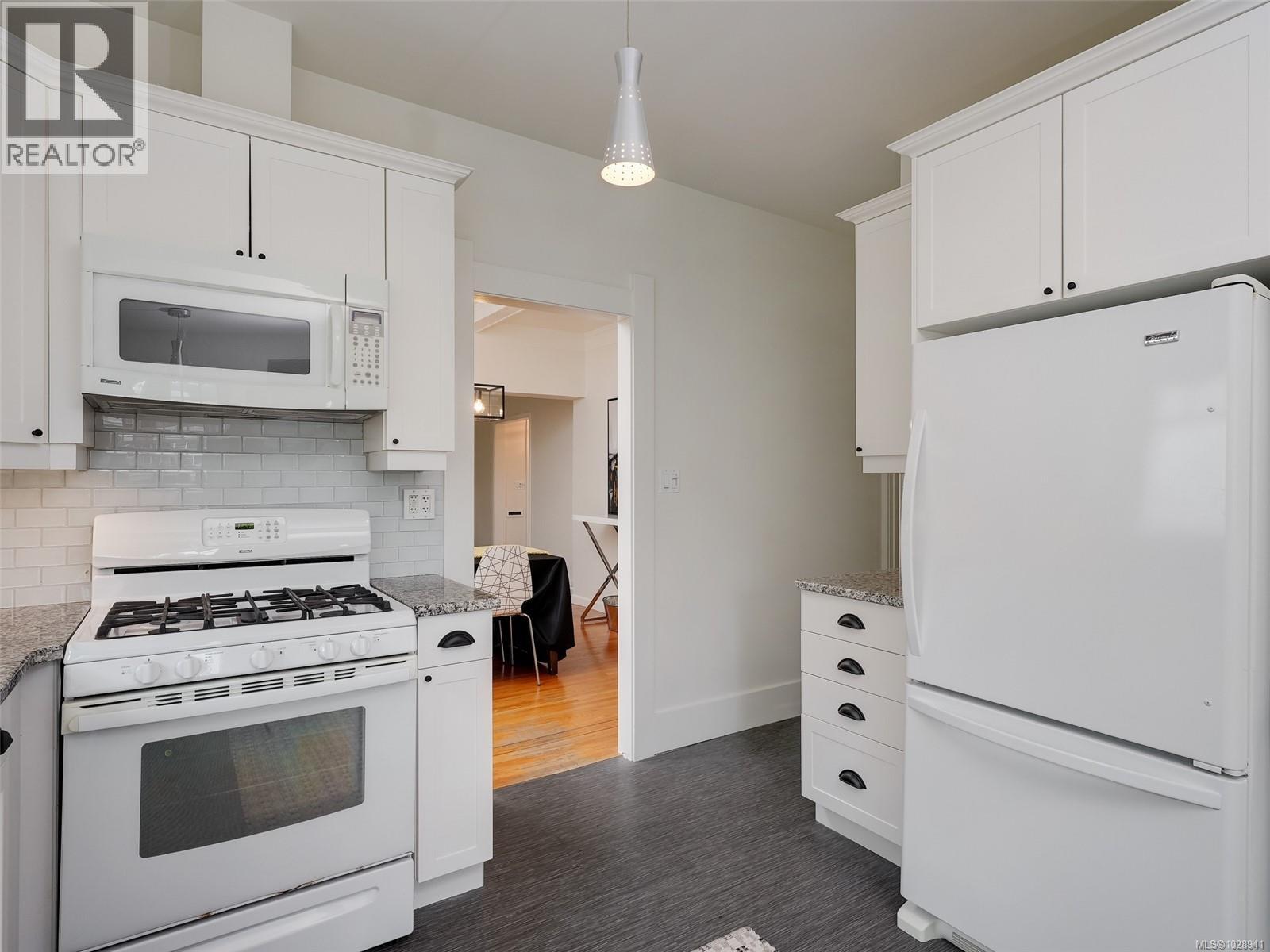 435 Richmond Ave, Victoria