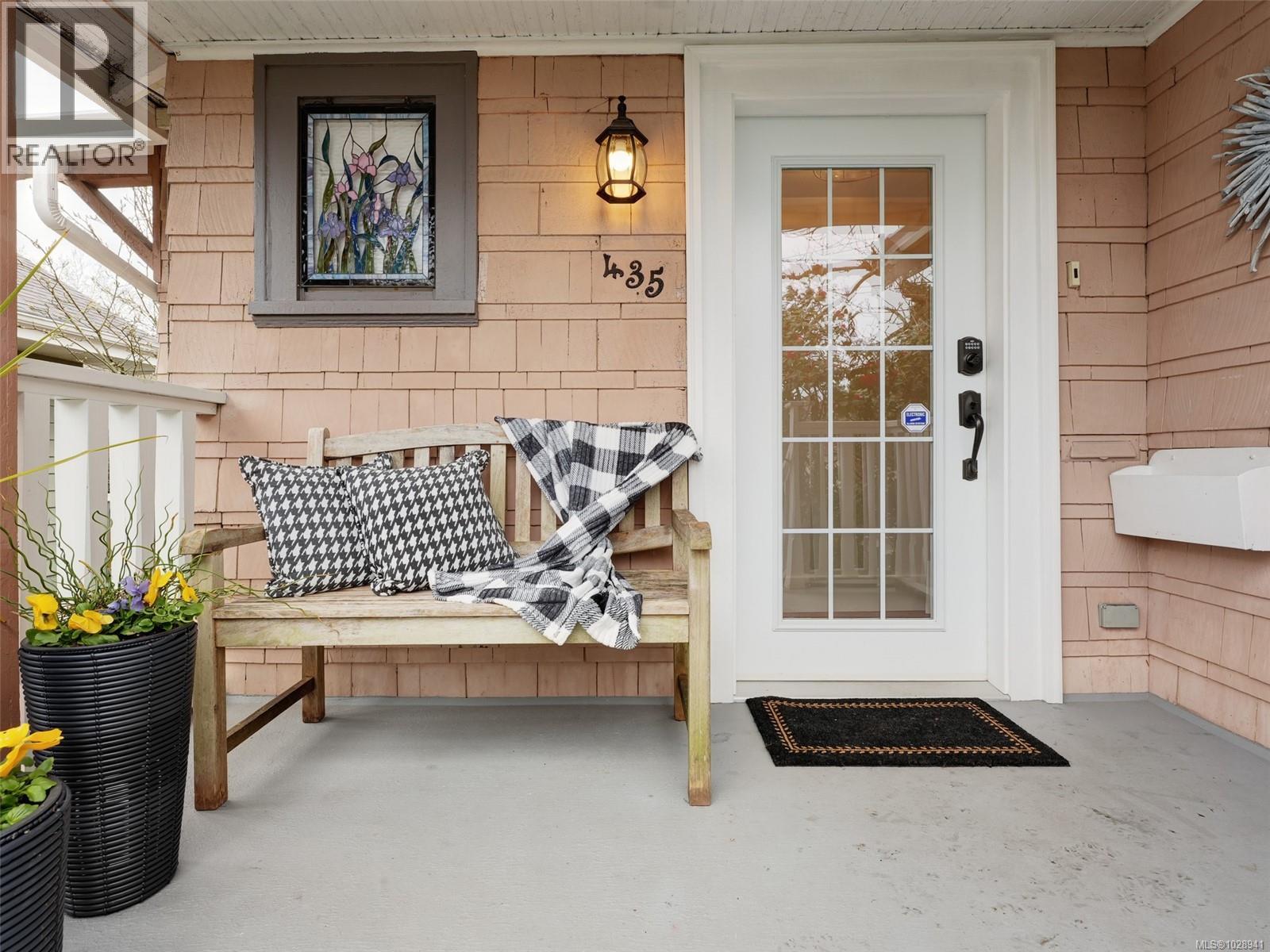 435 Richmond Ave, Victoria